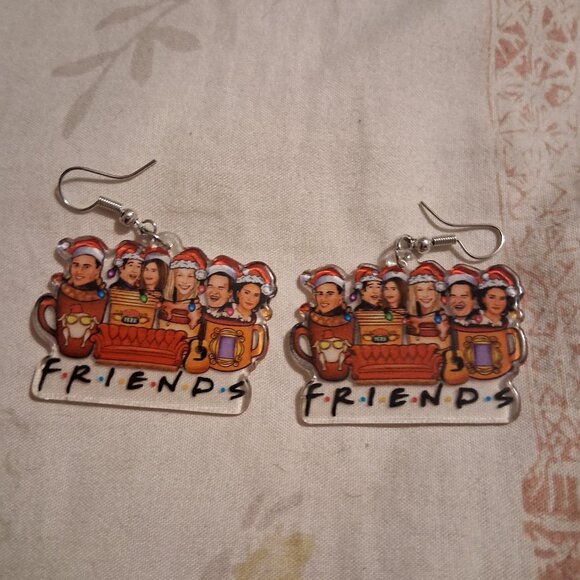 TV SHOW FRIENDS CHRISTMAS EARRINGS - Picture 1 of 1